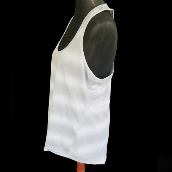 Athleta tank for women, size XL in EUC - Picture 2 of 6